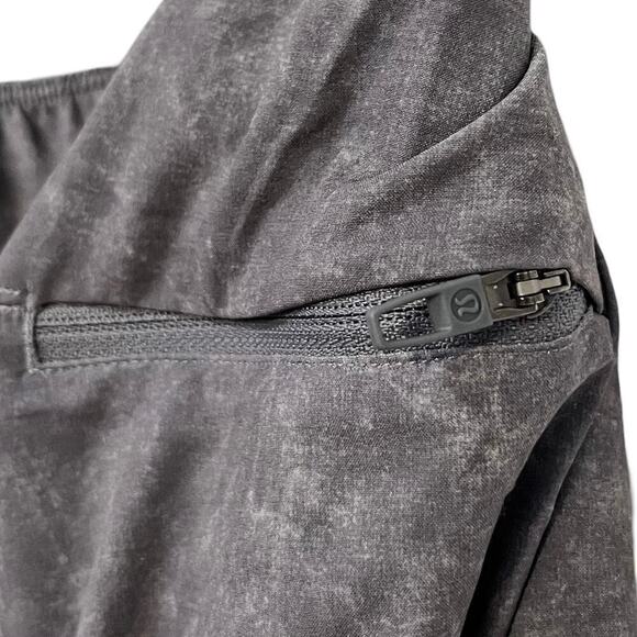 Lululemon Men’s T.H.E. Linerless Short 9" Size M Gravel Dust Grey Gym Athletic - Picture 6 of 9